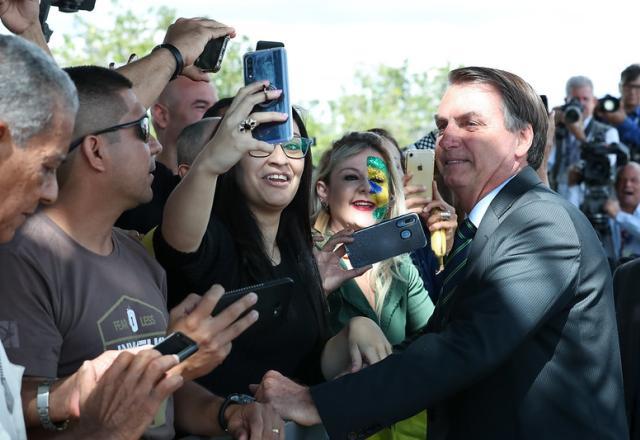 Bolsonaro luta para conquistar votos além da bolha