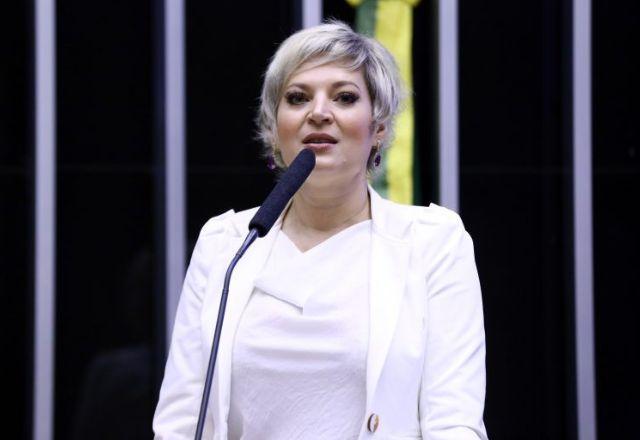 Mulher mais votada em 2018, Joice Hasselmann perde cargo na Câmara