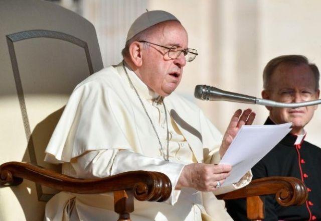 "Violência indescritível", diz papa sobre ataque em creche na Tailândia