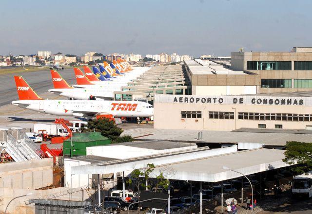 Operações no Aeroporto de Congonhas são liberadas após acidente