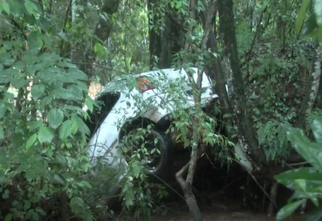 PR: Duas crianças morrem após carro da família ser arrastado por enxurrada