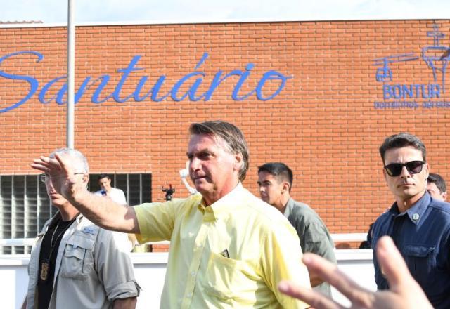 Bolsonaro evita evento com católicos conservadores que têm rixa com arcebispo