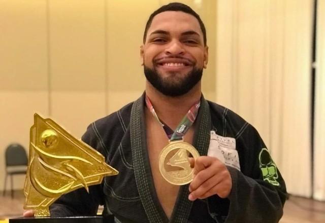 Campeão mundial de jiu-jitsu é um dos mortos por atirador no litoral de SP