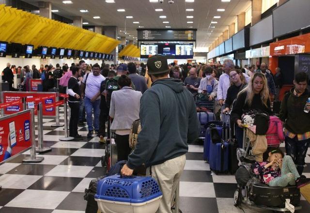 Por que com a recuperação do turismo, as passagens aéreas continuam caras?