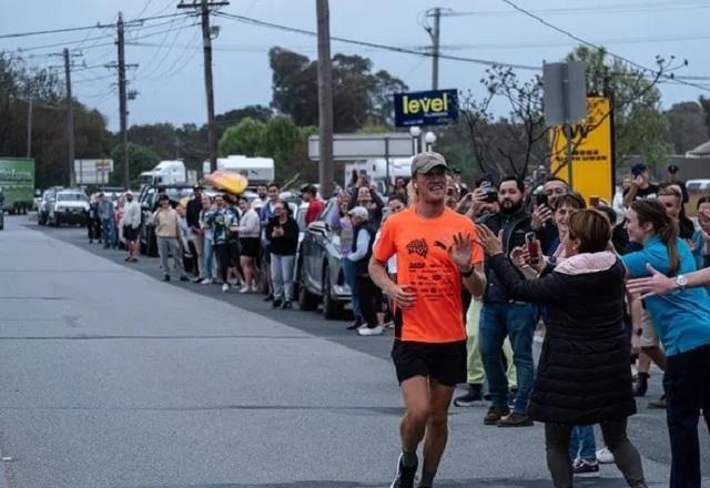 Australiano corre equivalente à distância de São Paulo até Venezuela em 47 dias