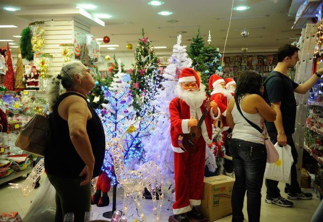 Período de Natal deve resultar em 109,4 mil empregos temporários no país