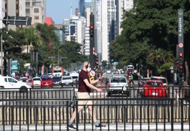 Veja o que abre e o que fecha durante o feriado de Finados em SP