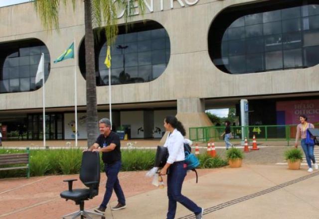 Equipe de Lula visita local que sediará gabinete de transição