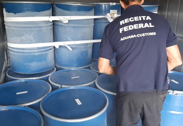 Receita localiza cocaína em contêiner que seria usado para transportar suco