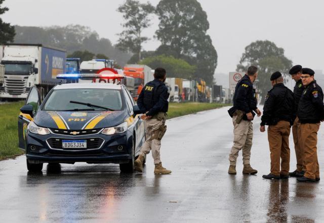 Bloqueios e interdições nas estradas do país chegaram a 31 neste sábado