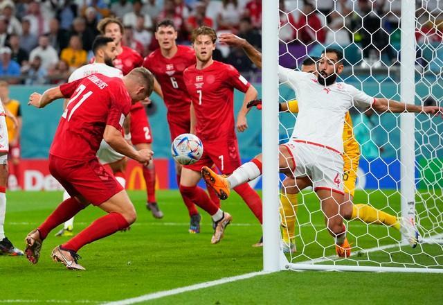 Dinamarca e Tunísia fazem jogo truncado e empatam na estreia da Copa do Mundo