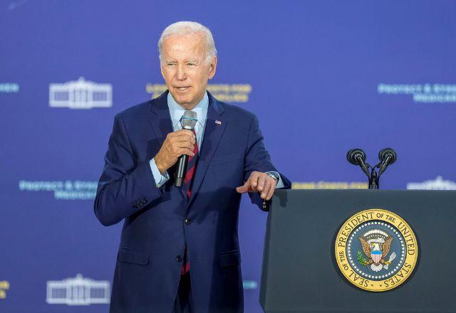 Após tiroteio em Walmart, Biden renova pedido para controle de armas