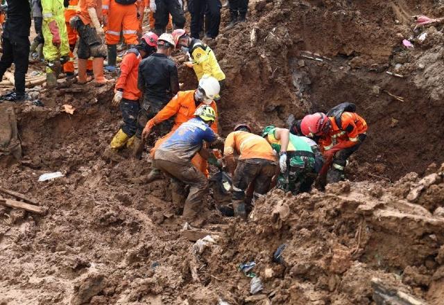 Número de mortos em terremoto na Indonésia chega a 602