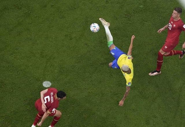 Gol de Richarlison leva prêmio de mais bonito da Copa do Mundo