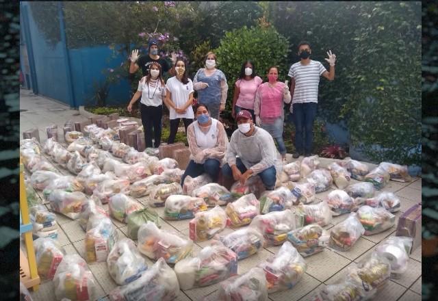 Escola na periferia de São Paulo vira ponto permanente de solidariedade