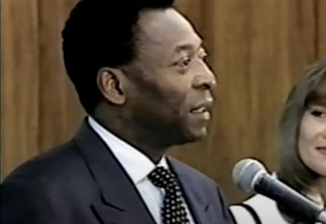 Relembre a vida e a carreira extracampo de Pelé, o maior jogador da história