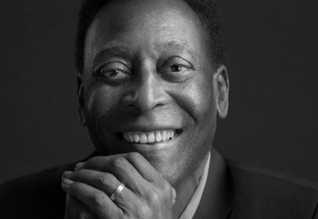 Pelé morreu por insuficiência cardíaca e broncopneumonia, mostra certidão