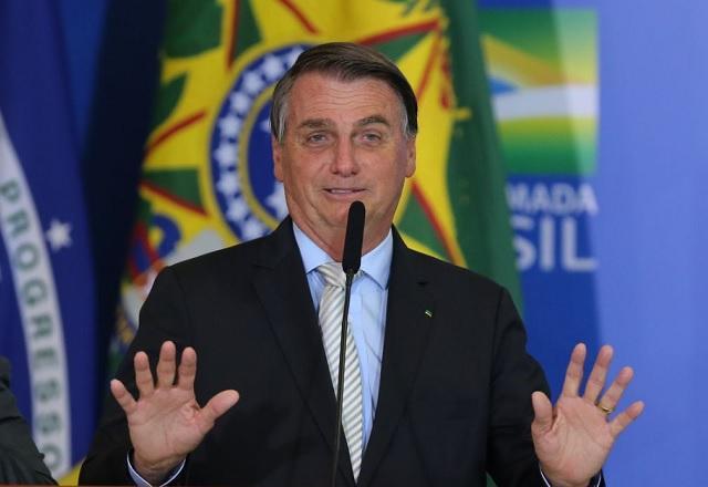 Dois dias após posse de Lula, Bolsonaro tuíta como se ainda fosse presidente