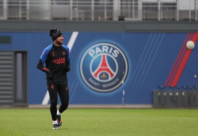 Neymar é poupado de treino e está fora da estreia do PSG na Copa da França