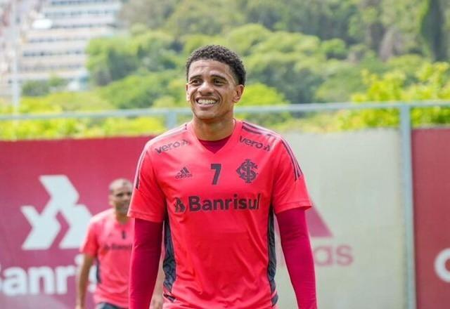 Taison rescinde com o Internacional e encaminha ida para o futebol grego