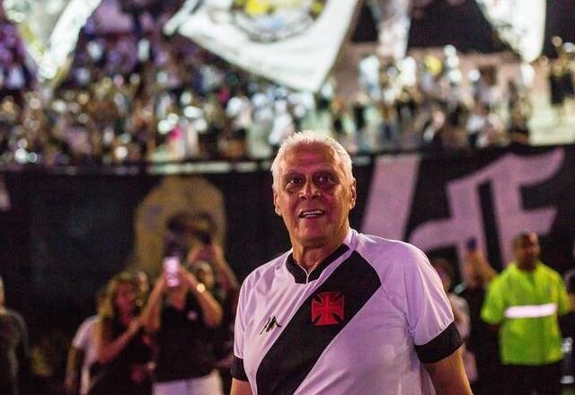 Morre Roberto Dinamite, maior ídolo do Vasco, aos 68 anos