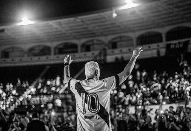 Presidente do Vasco planeja eternizar Dinamite na camisa 10 do clube