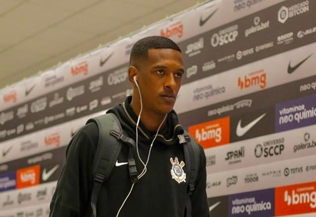 Tratado como joia, Robert Renan se despede do Corinthians: "Até logo"