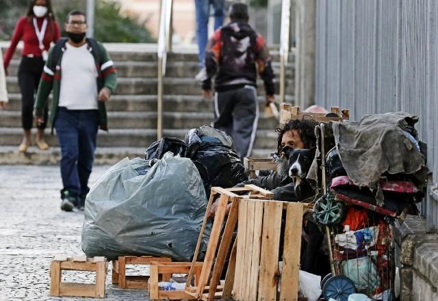 Cresce mais de 200% o número de brasileiros em situação de rua