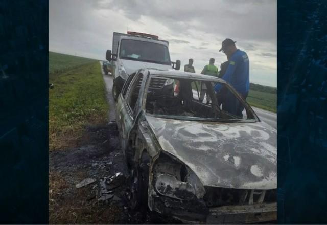 Família é encontrada morta dentro de carro carbonizado no DF