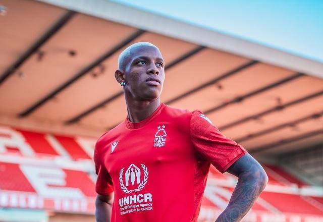 Nottingham Forest anuncia a contratação de Danilo, ex-Palmeiras