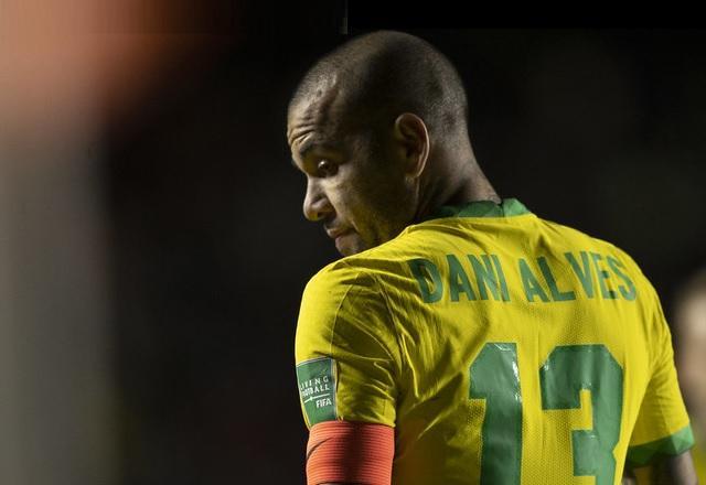 Jornal catalão detalha acusação de estupro contra Daniel Alves