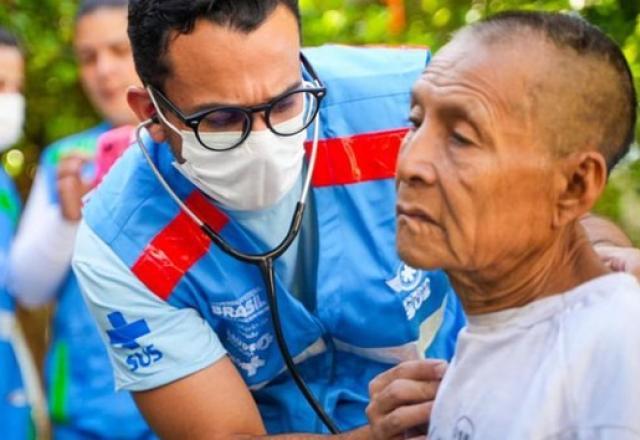 Hospital improvisado para atendimento de indígenas está superlotado