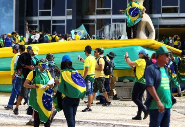 Golpistas presos querem receber alimentos de casa semanalmente