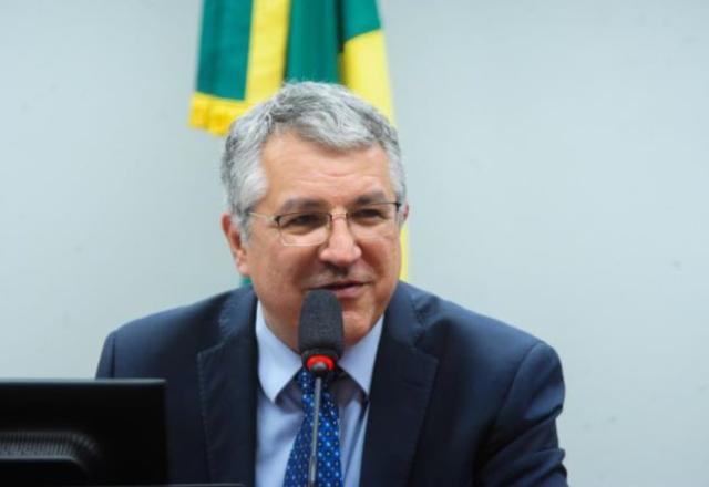 Reforma Tributária será discutida com governadores, diz Padilha