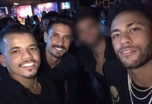 Empresário que vendeu joias para Neymar ostentava vida de luxo on-line