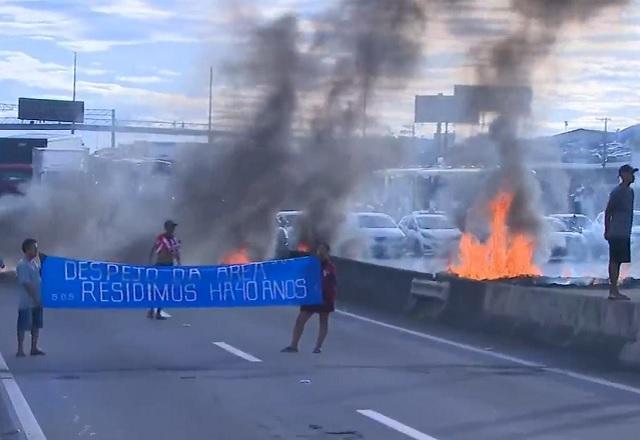 Reintegração de posse interdita trecho da Dutra, em Guarulhos (SP)