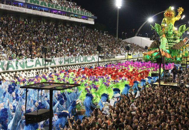 SPTrans disponibiliza linhas especiais para desfiles de Carnaval no Anhembi