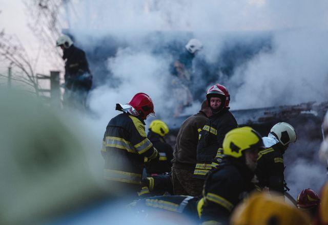 Rússia lança ataque em massa na cidade ucraniana de Zaporizhzhia