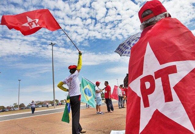 PT chega ao 43° aniversário tendo imagem desgastada, mas chance de se fortalecer