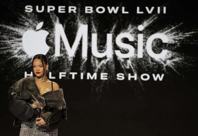 Show histórico de Rihanna, hinos e celebridades prometem agitar o Super Bowl