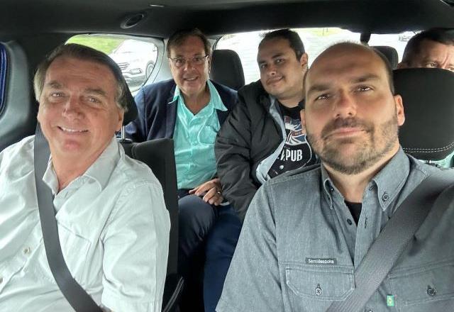 Nos EUA, Bolsonaro viaja para participar de conferência de caçadores