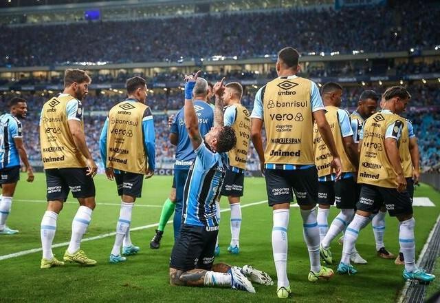 Grêmio bate Inter com gol no fim e segue invicto em 2023