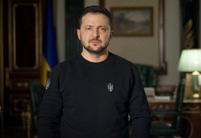 Apesar de avanço russo, Zelensky descarta retirada de tropas de Bakhmut