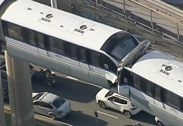 SP: linha 15-Prata do metrô está paralisada após batida entre dois trens