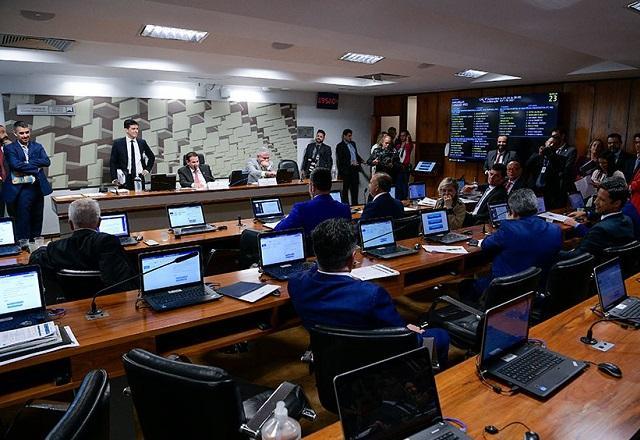 Comissão do Senado aprova projeto que simplifica pagamento de tributos