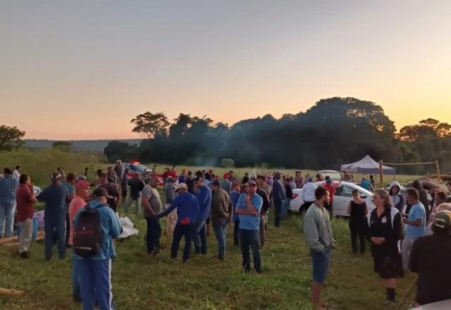 Mais de 600 famílias do MST ocupam fazenda em Hidrolândia (GO)