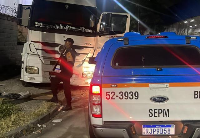 Criminosos sequestram caminhoneiro e ajudante na zona norte do Rio