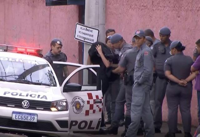 Professora é morta e outros 4 são esfaqueados em escola pública de SP