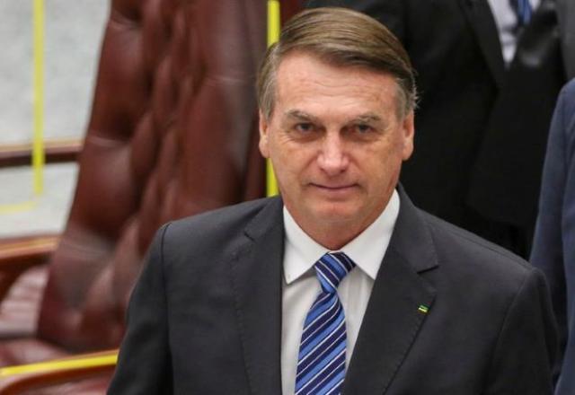 Defesa de Bolsonaro se manifesta sobre terceiro kit de joias