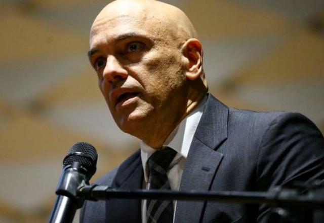 Moraes diz que extrema-direita usou redes sociais para atacar a democracia